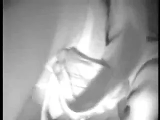 Dopo essersi film porno sesso anale ubriacato abbastanza alla festa, il ragazzo sta cercando un posto per lanciare e guarda inavvertitamente la stanza dove la cagna nera tettona accarezza la bionda, dimenticando tutto, si spoglia all'istante e scopa il suo grosso cazzo.