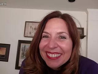 Sembrerebbe, niente donna attraente. Ma se si tinge un video porno anali gratuiti po', si pettina i capelli,indossa lingerie super sexy e si trasforma in una bomba sessuale.