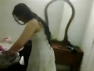 La bruna magra Pamela viene scopata al casting con un bravo video hard gratis anale ragazzo.