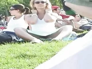 Bruna con una coda di cavallo film hard anale ama scopare nel culo