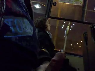 Le femmine si ubriacarono come maiali e si accanirono sui contadini. I ragazzi non pensarono molto e decisero di infilare i loro cazzi nella bocca delle ragazze. Le ragazze erano felici e hanno iniziato a succhiarle tutte penetrazione anale gratis di fila, e poi a scopare.