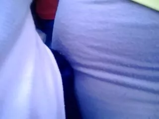 Dopo aver raccolto un giovane per strada e ovviamente non molto esperto in questioni intime, la femmina matura porta un ragazzino vivace nel tutto porno anale suo appartamento, dove gli porta una scopa incomparabile e si diverte con lui in varie pose.