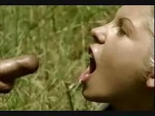 Scopare una zia matura qui è un argomento, la ragazza nel succo stesso, molto esperto, non si rompe come sykuhidybyutantki, non si distingue. E facilmente video porno anale gratis soddisfare ogni capriccio.